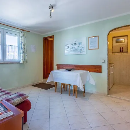 In Mit Terrasse Mit Meerblick By Interhome