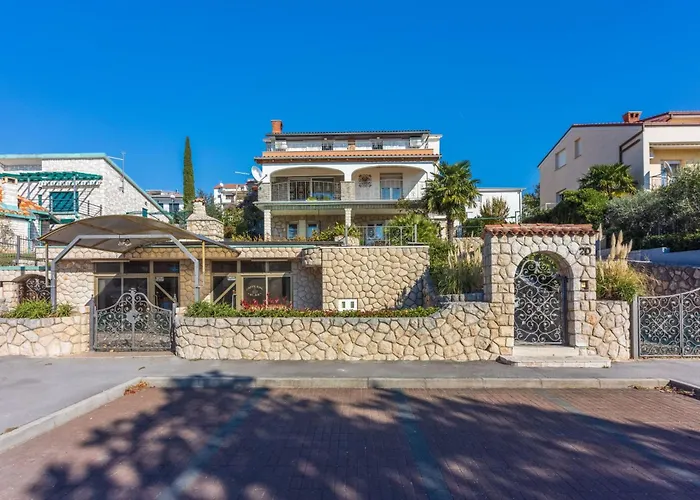 In Mit Terrasse Mit Meerblick By Interhome Apartman Crikvenica
